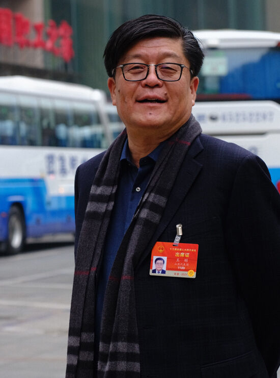 发展光伏玻璃产业助力实现“碳达峰、碳中和”目标 ——访全国人大代表、球速集团董事长王刚